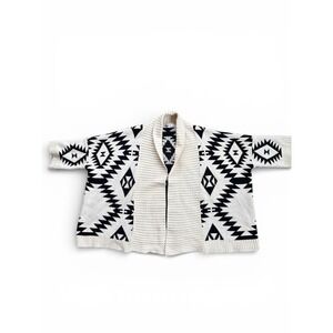 Banana USA Cardigan Women Small White Good Southwestern Aztec Geometric Knit